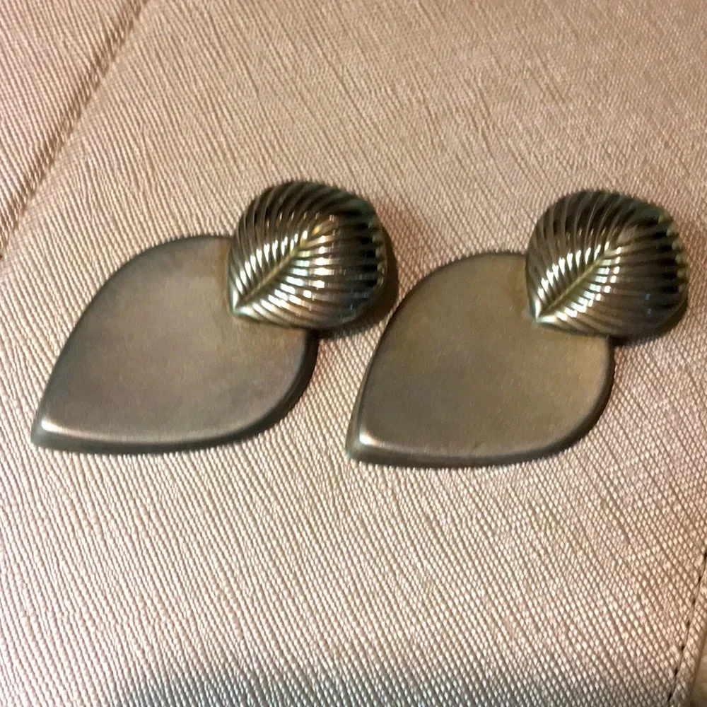 TEARDROP FLUTED ‘SILVERY/ROSEGOLD’ EARRINGS - Picture 1 of 6